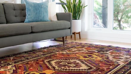 What colour carpets show the least dirt?