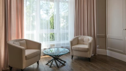 Which way should laminate flooring run?