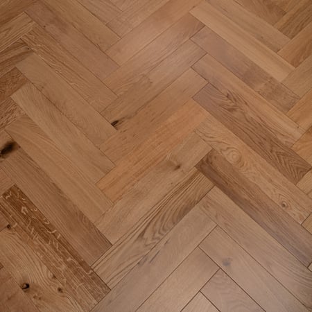 Engineered Herringbone Lacquered Oak