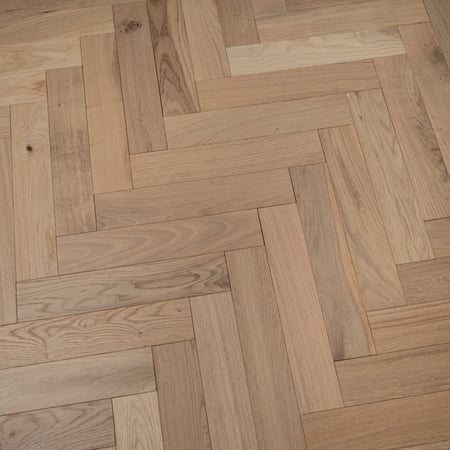 Engineered Herringbone Invisible Matt Lacquered