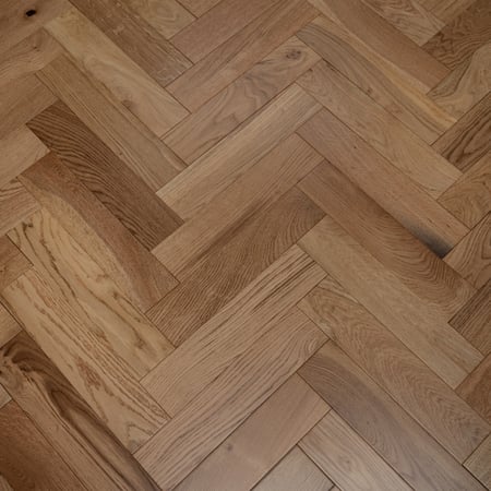 Engineered Herringbone Lacquered Oak