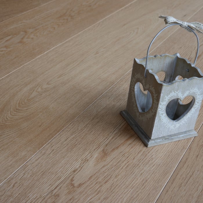 Engineered Natural Brushed Lacquered Prime Grade Wood Flooring